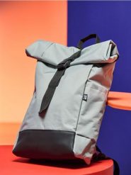 Plecak z rolowanym zapięciem - szary. Szare plecaki Sinsay, bez wzorów, bez dodatków. Za 49.99 zł.