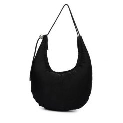 Torebka Calvin Klein. Czarne torebki klasyczne Calvin Klein, bez wzorów, klasyczne, bez dodatków. Za 529.99 zł.