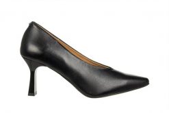 Czółenka Bayla-159 5065 076-P Czarny Lico 159199, Skóra naturalna - 39. Czarne czółenka Bayla, bez wzorów, ze skóry, biznesowe, bez obcasa, na obcasie, bez zapięcia. W wyprzedaży za 269.10 zł.