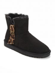 ISLAND BOOT Botki zimowe "Koria" w kolorze czarnym rozmiar: 38. Czarne botki Island Boot, bez wzorów, bez obcasa, bez zapięcia. Za 190.97 zł.