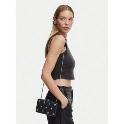 Torebka KARL LAGERFELD. Czarne kopertówki KARL LAGERFELD, bez wzorów, bez dodatków. Za 849.99 zł.