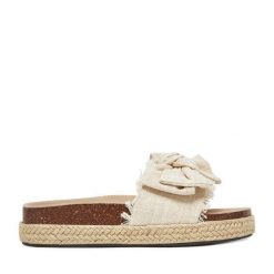 Klapki DeeZee. Brązowe klapki DeeZee, bez wzorów, bez obcasa, bez zapięcia. Za 119.99 zł.