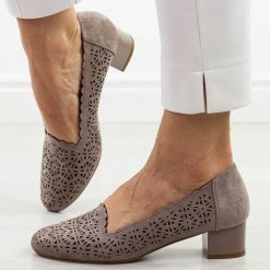 Khaki ażurowe półbuty damskie na obcasie Potocki 12393. Brązowe półbuty wsuwane POTOCKI, na lato, w ażurowe wzory, z jeansu, eleganckie, z okrągłym noskiem, bez obcasa, na obcasie. Za 169.00 zł.