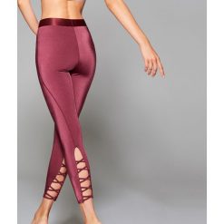 Sportowe legginsy Athleisure - Bordowy. Legginsy sportowe marki Mohito. W wyprzedaży za 49.99 zł.