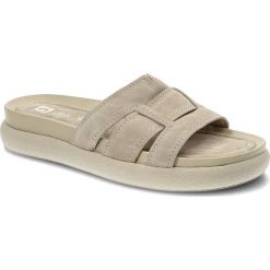 Beżowe Klapki Nessi Wygodne Modne Buty. Brązowe klapki Nessi, bez wzorów, bez obcasa, bez zapięcia. Za 319.00 zł.