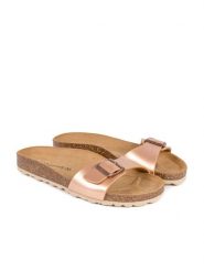 BABUNKERS Family Klapki w kolorze miedzianym rozmiar: 38. Pomarańczowe klapki BABUNKERS Family, bez wzorów, klasyczne, z otwartym noskiem, bez obcasa, bez zapięcia. Za 149.45 zł.