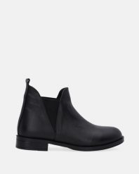 CZARNE SZTYBLETY DAMSKIE 1101 BLACK. Czarne botki Venezia, bez wzorów, ze skóry, bez obcasa, bez zapięcia. Za 279.00 zł.