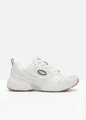 Sneakersy chunky marki Fila na lekkiej podeszwie. Białe buty sportowe lifestyle bonprix, bez wzorów, sportowe, bez zapięcia. Za 149.99 zł.