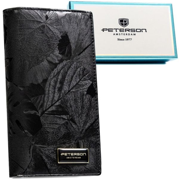 Duży, pionowy portfel damski w czarnym kolorze Peterson PTN PS1431-MLF. Czarne portfele Peterson, z aplikacjami, ze skóry. Za 119.99 zł.
