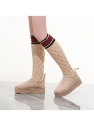 C'M Kozaki w kolorze beżowym rozmiar: 41. Brązowe kozaki C'M, na zimę, bez wzorów, bez obcasa, na platformie, bez zapięcia. Za 130.99 zł.