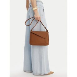 Torebka GINO ROSSI. Brązowe torebki klasyczne Gino Rossi, bez wzorów, klasyczne, bez dodatków. Za 199.99 zł.