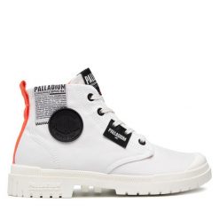 Trapery Palladium. Białe traperki Palladium, bez wzorów, bez obcasa, bez zapięcia. Za 329.99 zł.