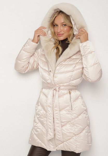 Beżowa Pikowana Kurtka z Wiązanym Paskiem i Kapturem z Futerkiem Fenama. Brązowe kurtki Born2be, na zimę, l, bez wzorów, z dzianiny, eleganckie. Za 339.99 zł.