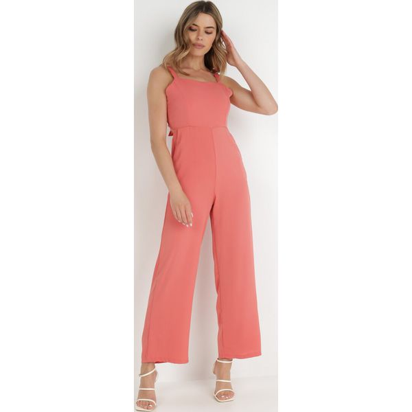 Różowy Kombinezon Damyle. Czerwone kombinezony Born2be, l, bez wzorów, z tkaniny, bez kołnierzyka, bez ramiączek. Za 99.99 zł.