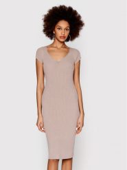 Guess Sukienka dzianinowa Lynx W2RK46 Z2UK0 Beżowy Slim Fit. Brązowe sukienki Guess, xl, z aplikacjami, z dzianiny, bez kołnierzyka, bez ramiączek. Za 319.99 zł.