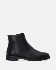 KLASYCZNE SZTYBLETY DAMSKIE L048LEBLOBB093. Botki Venezia, bez wzorów, ze skóry, klasyczne, bez obcasa, bez zapięcia. Za 299.00 zł.