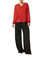 S.Oliver Bluzka w kolorze czerwonym rozmiar: 34. Czerwone bluzki S.Oliver, s, bez wzorów, bez kołnierzyka, bez ramiączek. Za 130.99 zł.