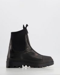 BOTKI DAMSKIE 302 VIT-S NERO. Botki Venezia, bez wzorów, ze skóry, bez obcasa, bez zapięcia. Za 319.00 zł.