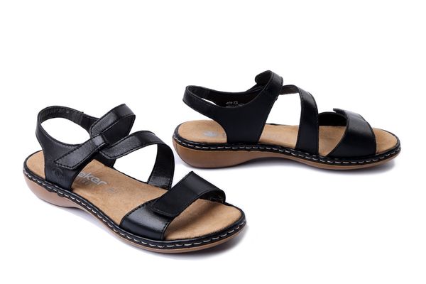RIEKER 659C7-00 black, sandały damskie. Czarne sandały Rieker, bez wzorów, bez obcasa, bez zapięcia. Za 319.90 zł.