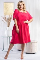 Sukienka wizytowa z kieszeniami marszczona w talli EMILY amarantowa. Czerwone sukienki KARKO, na co dzień, plus size, bez wzorów, z elastanu, wizytowe, bez kołnierzyka, plus size, bez ramiączek, midi, proste. Za 399.50 zł.