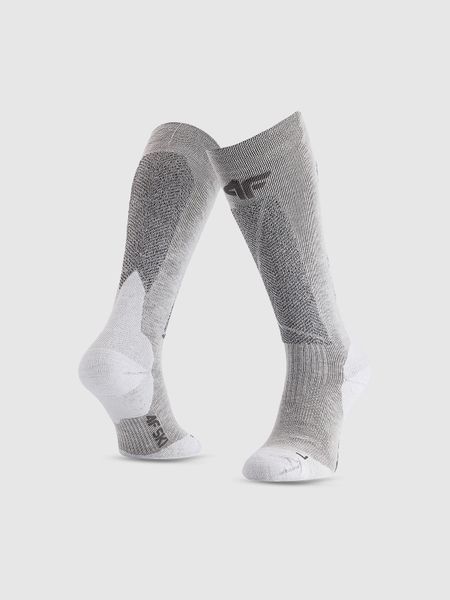 4F Skarpety narciarskie z wełną merino damskie - szare 35-38. Szare skarpetki 4f, bez wzorów, prążkowane, narciarskie. Za 99.99 zł.