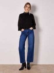 Apricot Bluzka w kolorze czarnym rozmiar: L. Czarne bluzki Apricot, l, bez wzorów, bez kołnierzyka, bez ramiączek. Za 92.21 zł.