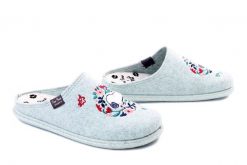 Toni Pons SNOOPY aqua, klapki damskie. Zielone klapki Toni Pons, bez wzorów, bez obcasa, bez zapięcia. Za 229.90 zł.