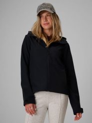 4F Kurtka softshell wiatroodporna membrana 5000 damska - czarna L. Czarne kurtki przejściowe sportowe 4f, l, bez wzorów, z softshellu, bez kaptura, trekkingowe. Za 299.99 zł.