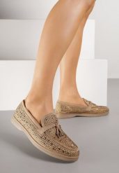 Ciemnobeżowe Mokasyny Ozdobione Cyrkoniami i Aplikacjami Isirsyss. Brązowe mokasyny Born2be, z aplikacjami, z jeansu. Za 99.99 zł.