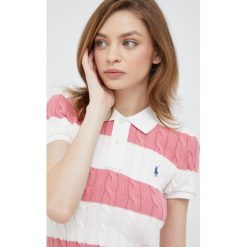 Polo Ralph Lauren sweter bawełniany 211872978001 damski kolor różowy lekki. Czerwone swetry Polo Ralph Lauren, m, bez wzorów, z bawełny, bez ramiączek. W wyprzedaży za 659.99 zł.