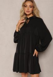 Czarna Sukienka o Rozkloszowanym Fasonie z Falbanką i Okrągłym Dekoltem Vasaia. Czarne sukienki Renee, na co dzień, z aplikacjami, eleganckie, bez kołnierzyka, bez ramiączek, mini, proste. Za 89.99 zł.