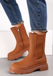 Brązowe Botki Workery na Grubej Podeszwie Nikomeda. Brązowe botki Renee, bez wzorów, z dzianiny, eleganckie, bez obcasa, na obcasie, bez zapięcia. W wyprzedaży za 66.49 zł.