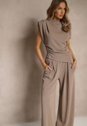 Jasnobrązowy Komplet Bluzka z Poduszkami w Ramionach i Proste Spodnie z Gumką w Pasie Divanes. Brązowe bluzki Renee, l, bez wzorów, eleganckie, bez kołnierzyka, bez ramiączek. W wyprzedaży za 135.99 zł.