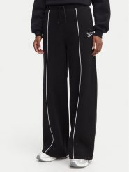 Reebok Spodnie dresowe Oliwia RK25683CCW Czarny Regular Fit. Czarne spodnie dresowe Reebok, bez wzorów, z dresówki. Za 199.99 zł.