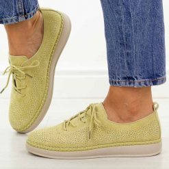 Żółte skórzane półbuty damskie Filippo Dp7674/26. Żółte półbuty wsuwane Filippo, na lato, bez wzorów, z jeansu, casualowe, z okrągłym noskiem, bez obcasa, na płaskiej podeszwie. Za 219.00 zł.