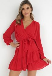Czerwona Sukienka Pronynome. Czerwone sukienki Born2be, l, z aplikacjami, z gumy, bez kołnierzyka, bez ramiączek, mini, kopertowe. W wyprzedaży za 127.49 zł.