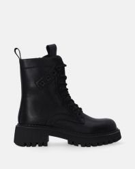 CZARNE WORKERY DAMSKIE ZE SKÓRY NATURALNEJ B001LEBLOBB018. Czarne botki Venezia, bez wzorów, ze skóry, bez obcasa, bez zapięcia. Za 399.00 zł.