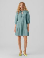 Vero Moda Sukienka w kolorze błękitnym rozmiar: M. Niebieskie sukienki Vero Moda, m, bez wzorów, z bawełny, bez kołnierzyka, bez ramiączek, mini. Za 132.36 zł.