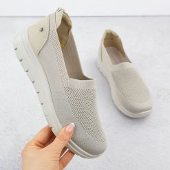 Półbuty damskie sportowe beżowe Vinceza 87719. Brązowe półbuty wsuwane VINCEZA, bez wzorów, z materiału, sportowe, bez obcasa. Za 67.50 zł.