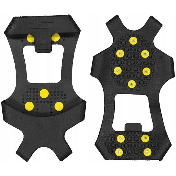 Nakładki antypoślizgowe na buty CMP 3B04557. Czarne buty trekkingowe CMP, bez wzorów, bez zapięcia, trekkingowe. W wyprzedaży za 49.99 zł.