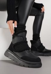 Czarne Śniegowce z Przeszyciami i Futerkiem Newella. Czarne śniegowce Born2be, bez wzorów, z jeansu, bez zapięcia. Za 129.99 zł.