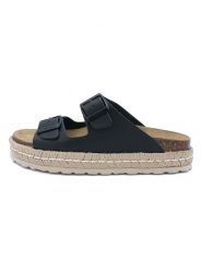 Billowy Klapki w kolorze czarnym rozmiar: 38. Czarne klapki Billowy, bez wzorów, klasyczne, z otwartym noskiem, bez obcasa, bez zapięcia. Za 91.77 zł.