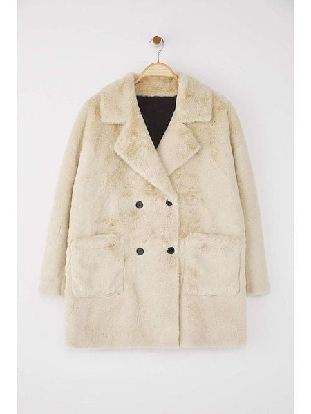 Trendyol Płaszcz pluszowy w kolorze beżowym rozmiar: 42. Brązowe płaszcze Trendyol, bez wzorów, bez kaptura. Za 170.47 zł.