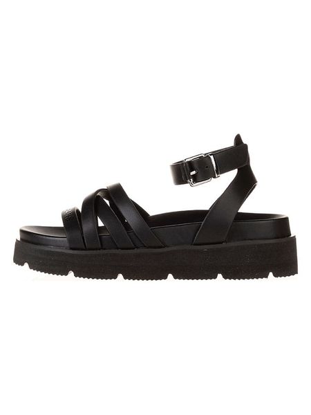 Pepe Jeans FOOTWEAR Sandały w kolorze czarnym rozmiar: 39. Czarne sandały Pepe Jeans FOOTWEAR, bez wzorów, z jeansu, klasyczne, z otwartym noskiem, bez obcasa, bez zapięcia. Za 122.67 zł.