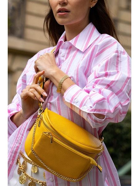 Victor & Hugo Paris Skórzana saszetka "Aly" w kolorze żółtym - 21 x 13 x 8 cm rozmiar: onesize. Żółte nerki i saszetki Victor & Hugo Paris, bez wzorów, z materiału, sportowe, bez dodatków. Za 306.73 zł.