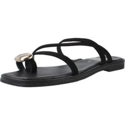 Sandały CARMELA 163291C Czarny. Czarne sandały Carmela, bez wzorów, ze skóry, sportowe, bez obcasa, bez zapięcia. Za 208.99 zł.