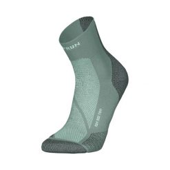 Skarpetki do biegania Kiprun Run 900 średnie cienkie. Żółte skarpetki KIPRUN, bez wzorów, z elastanu. Za 39.99 zł.