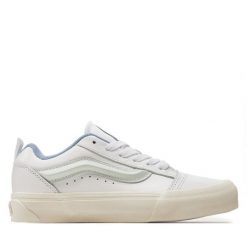 Tenisówki Vans. Niebieskie trampki Vans, bez wzorów, bez zapięcia. Za 429.99 zł.