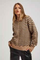 Sweter w paski beżowo-czarny. Brązowe swetry MOODO, l, bez wzorów, z elastanu, bez ramiączek. W wyprzedaży za 51.99 zł.