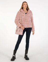 Krótka kurtka dwustronna. Czerwone kurtki Unisono, s, bez wzorów, z futra, bez kaptura. Za 379.00 zł.